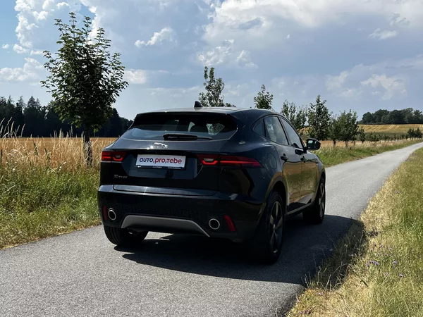Jaguar E-Pace 2.0T 147kW AWD 1.Maj Panorama - foto 4