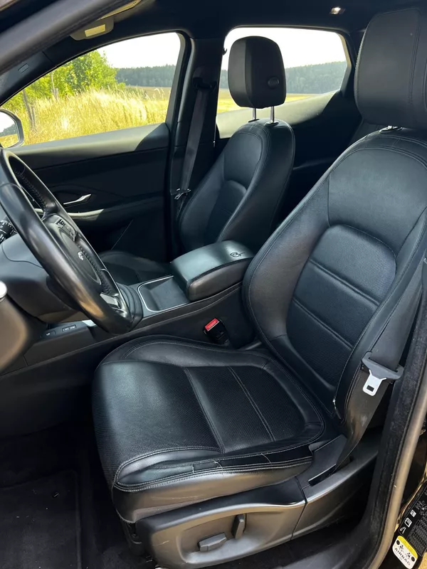 Jaguar E-Pace 2.0T 147kW AWD 1.Maj Panorama - foto 5