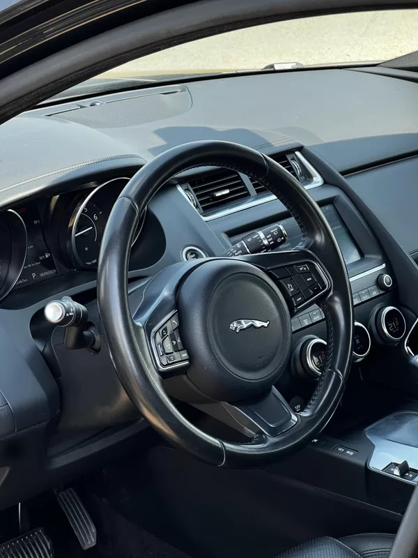 Jaguar E-Pace 2.0T 147kW AWD 1.Maj Panorama - foto 7