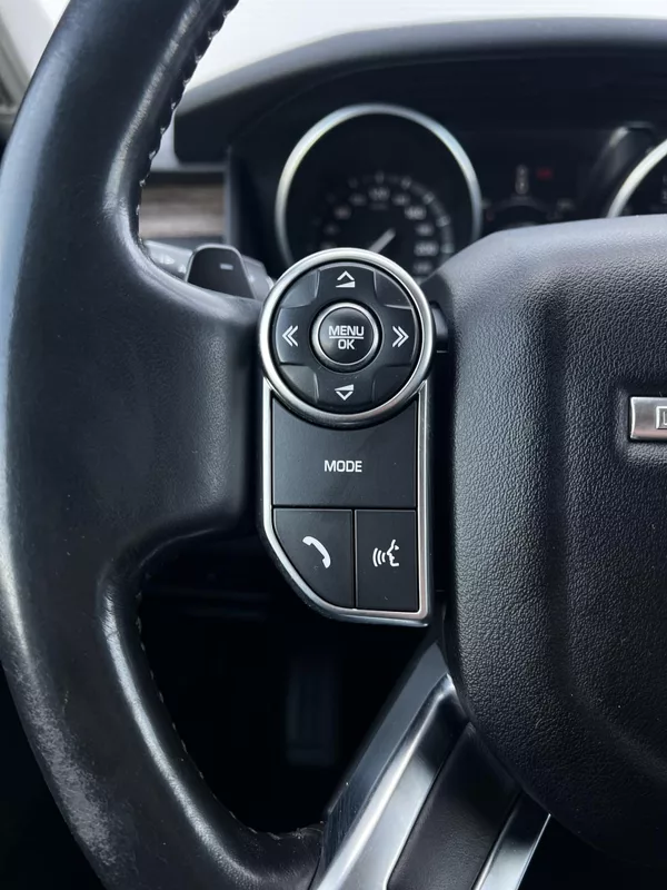 Land Rover Discovery 2.0SD4 177kW LUXURY 7-Míst TZ - foto 11