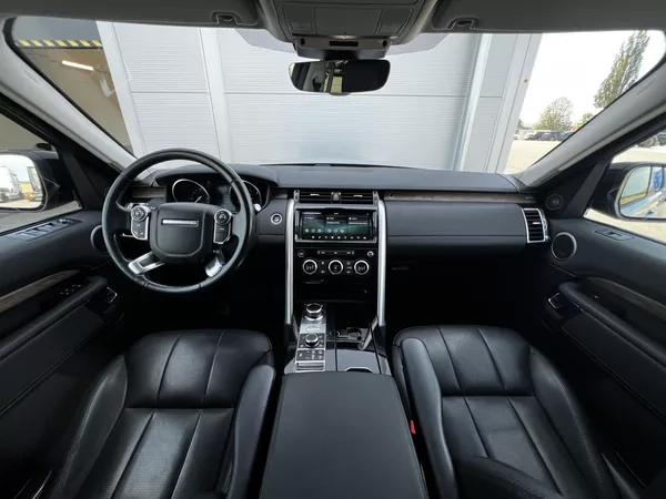Land Rover Discovery 2.0SD4 177kW LUXURY 7-Míst TZ - foto 9