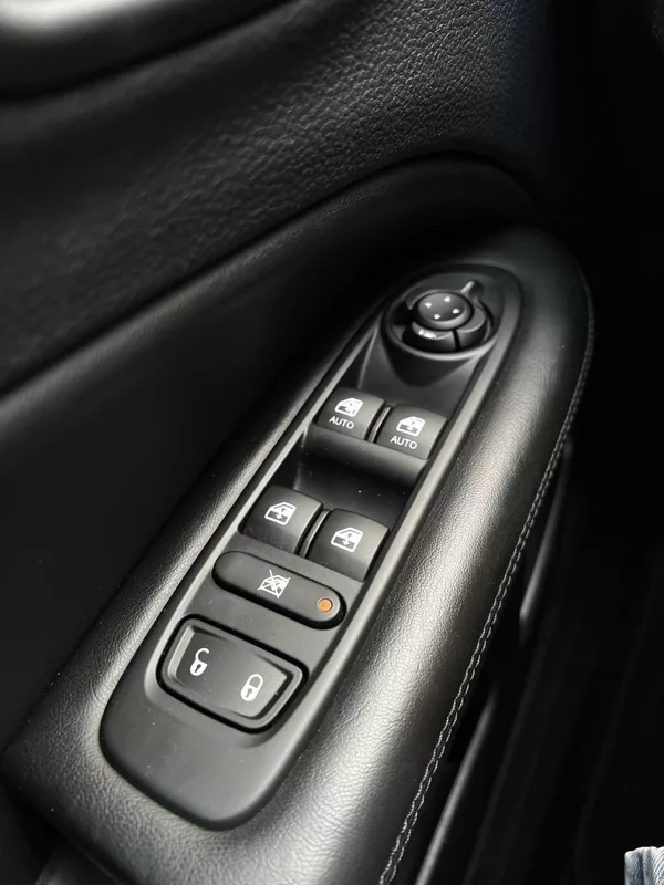 Jeep Compass 1.4 MultiAir 103kW Night Eagle - foto 17