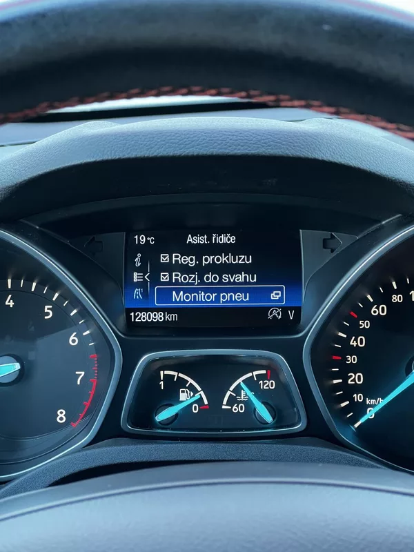 Ford Kuga 1.5 EcoBoost ST Line TZ - foto 10