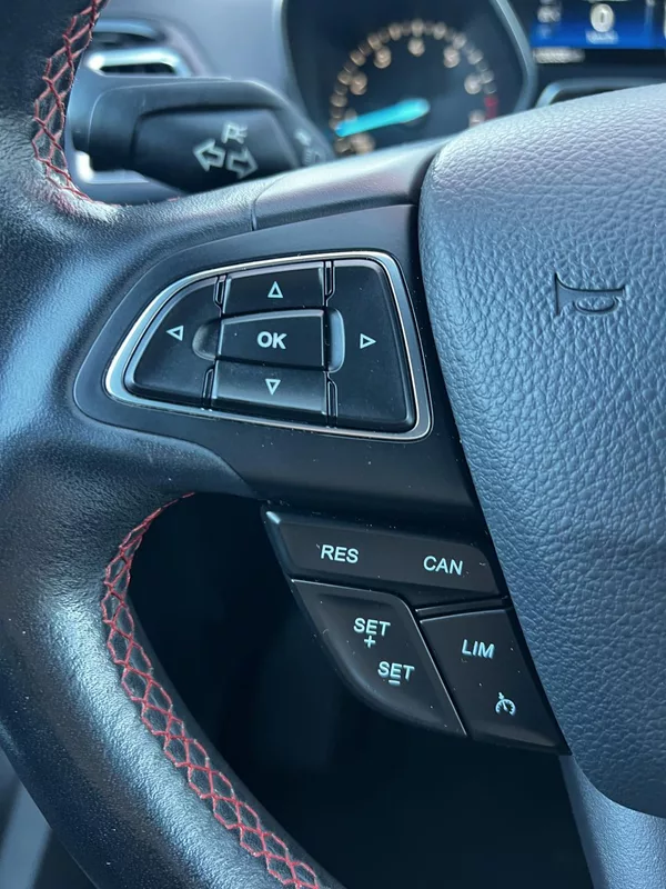 Ford Kuga 1.5 EcoBoost ST Line TZ - foto 9
