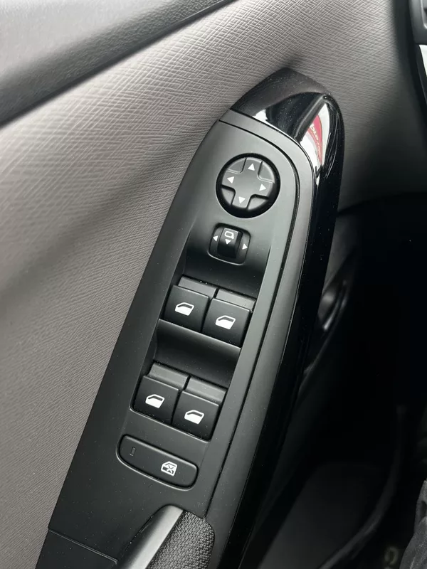 Citroën Grand C4 Picasso 1.2PT 96kW 7-Míst Feel1 TZ - foto 16