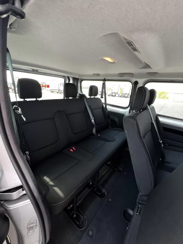 Renault Trafic 1.6dCi 92kW Passenger TZ 9Míst - foto 16