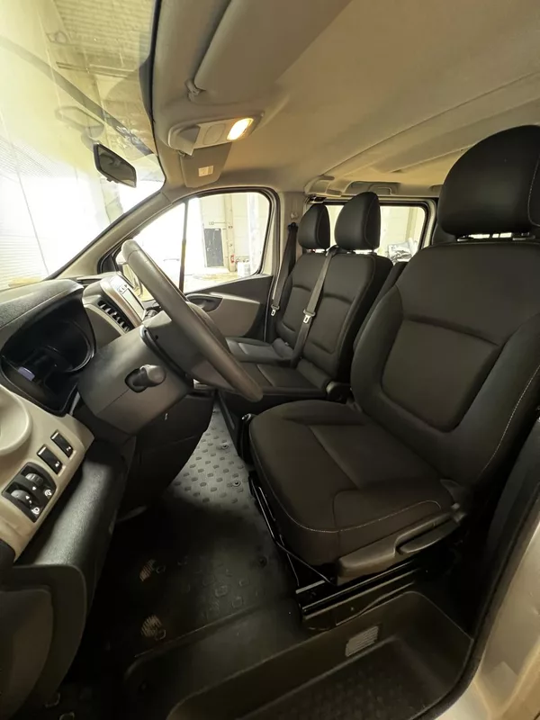 Renault Trafic 1.6dCi 92kW Passenger TZ 9Míst - foto 7