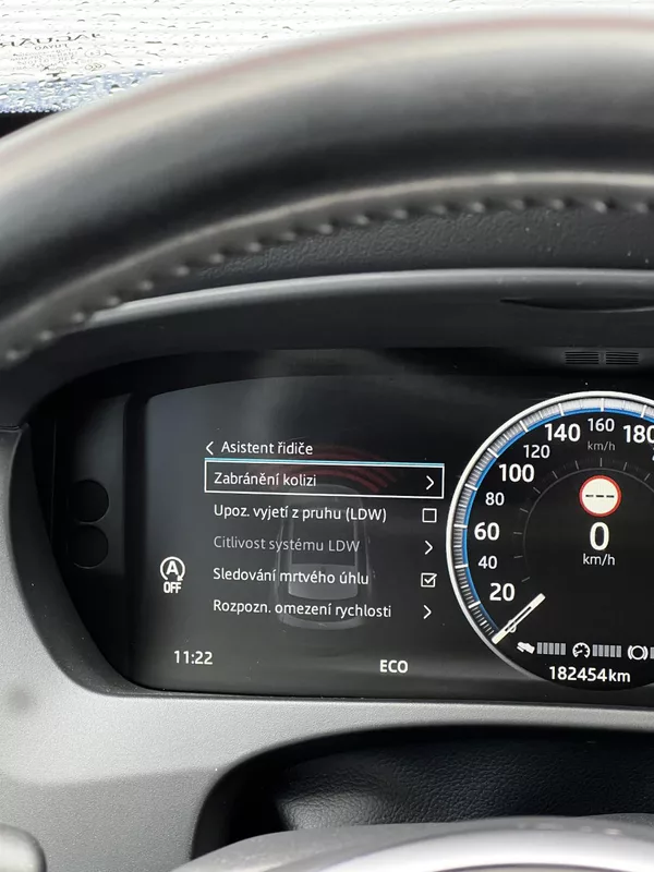 Jaguar F-Pace 25D AWD 177kW R-Sport DPH TZ - foto 11