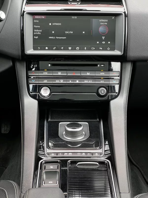 Jaguar F-Pace 25D AWD 177kW R-Sport DPH TZ - foto 14