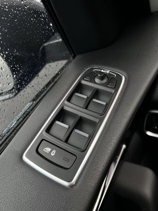 Jaguar F-Pace 25D AWD 177kW R-Sport DPH TZ - foto 22
