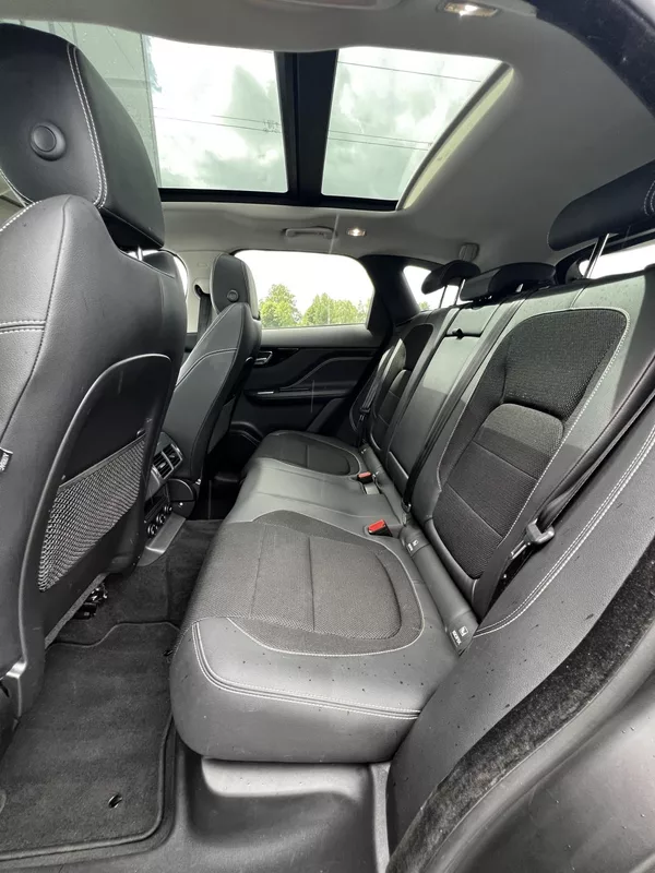 Jaguar F-Pace 25D AWD 177kW R-Sport DPH TZ - foto 24