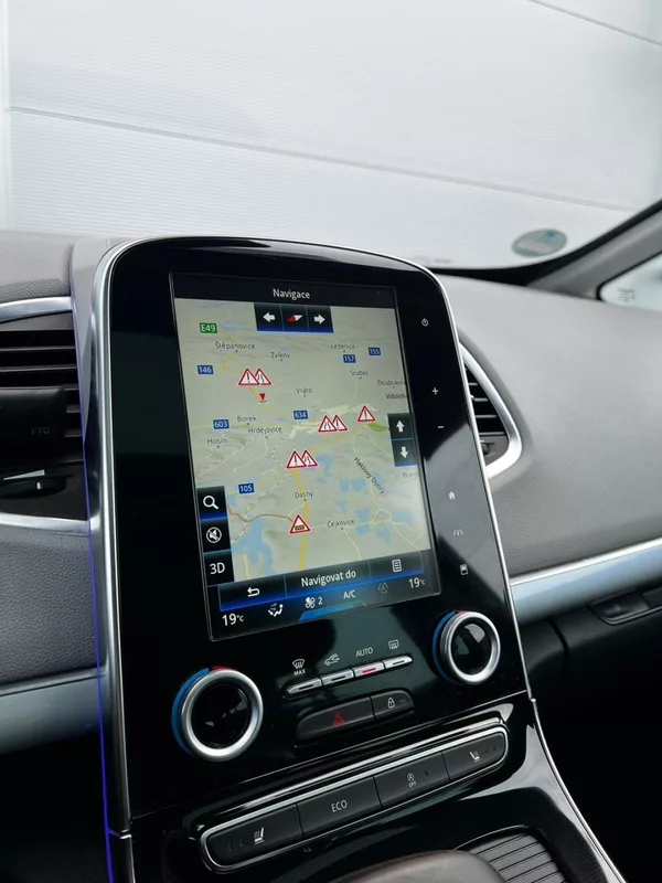 Renault Espace 1.6dCI 118kW Kůže LED 7-Míst - foto 16