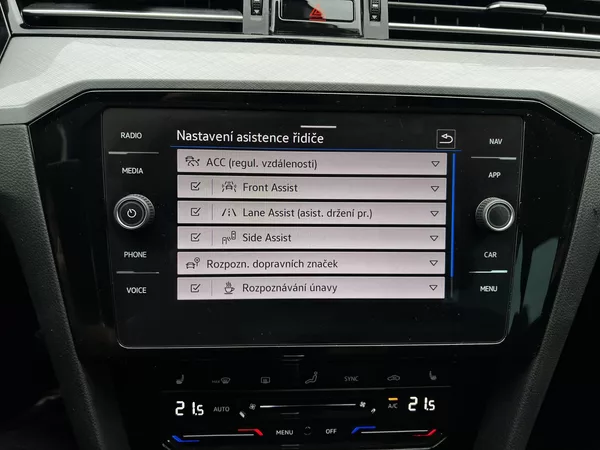 Volkswagen Passat 2.0TDI DSG 110kW Business DPH - foto 18