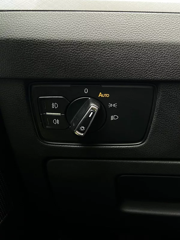 Volkswagen Passat 2.0TDI DSG 110kW Business DPH - foto 20