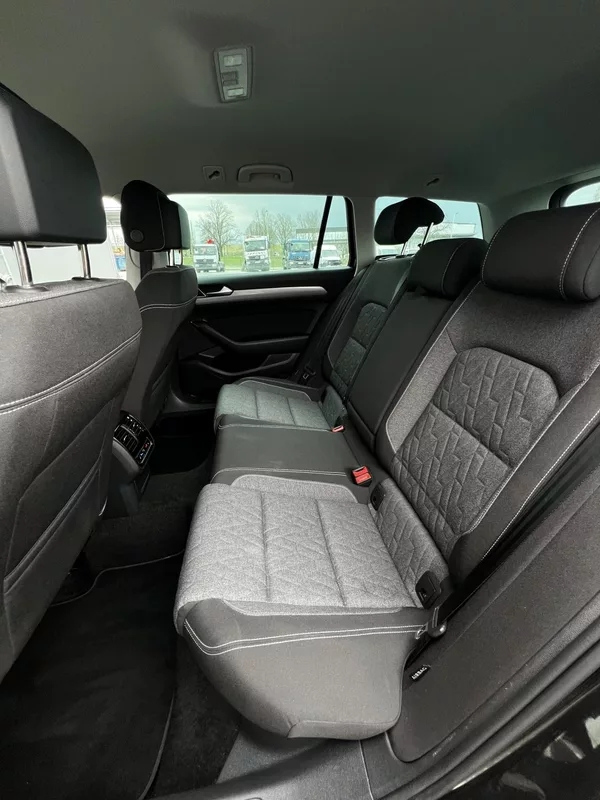 Volkswagen Passat 2.0TDI DSG 110kW Business DPH - foto 21