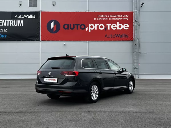 Volkswagen Passat 2.0TDI DSG 110kW Business DPH - foto 4