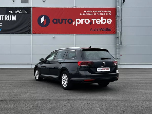 Volkswagen Passat 2.0TDI DSG 110kW Business DPH - foto 5
