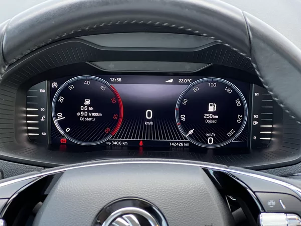 Škoda Karoq 2.0TDI 110kW Style+ Panoram TZ - foto 11