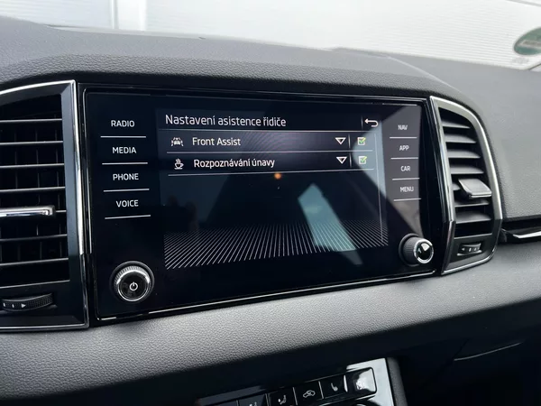 Škoda Karoq 2.0TDI 110kW Style+ Panoram TZ - foto 19