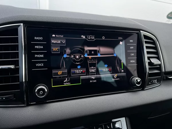 Škoda Karoq 2.0TDI 110kW Style+ Panoram TZ - foto 20
