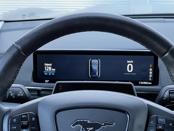 Ford Mustang Mach-E RWD 75kWh 190kW 1.Maj DPH - foto 2