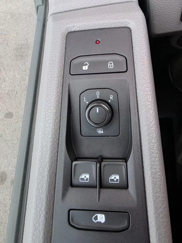 Volkswagen Transporter 2.0TDI 81kW 1.Maj DPH - foto 15