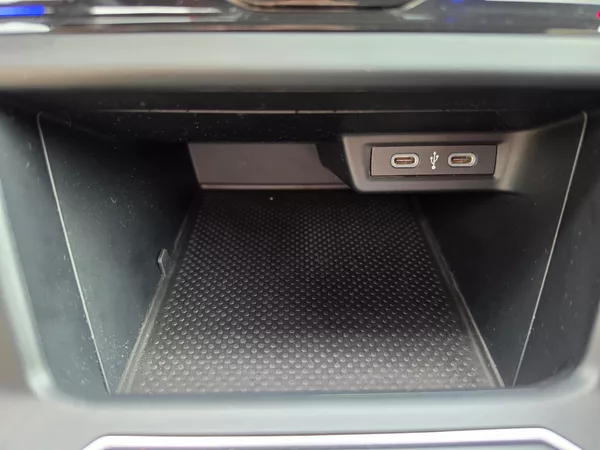 Volkswagen Polo GTI 2.0TSI DSG 152kW DPH 1.Maj - foto 18