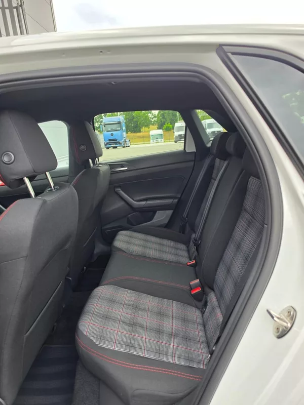 Volkswagen Polo GTI 2.0TSI DSG 152kW DPH 1.Maj - foto 19