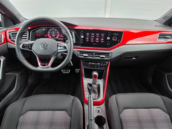Volkswagen Polo GTI 2.0TSI DSG 152kW DPH 1.Maj - foto 6
