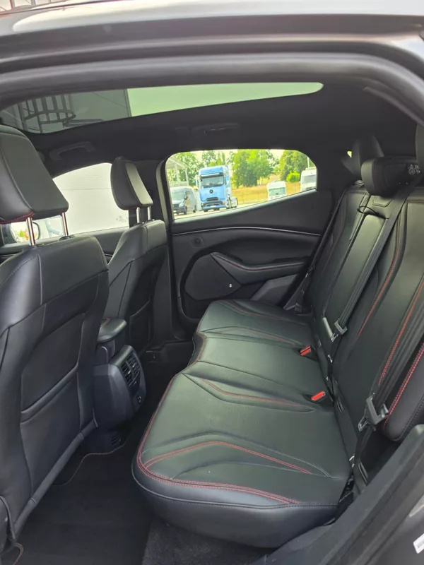 Ford Mustang Mach-E Extended AWD 98 kWh 1.Maj DPH - foto 23