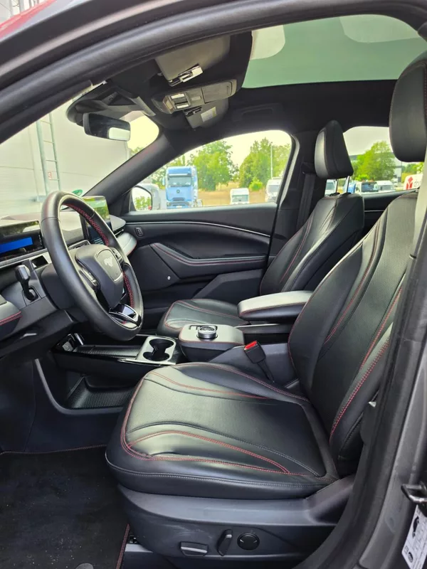 Ford Mustang Mach-E Extended AWD 98 kWh 1.Maj DPH - foto 9