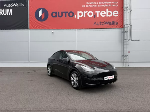 Tesla Model Y SR RWD LFP 220kW 1.Maj DPH - foto 6