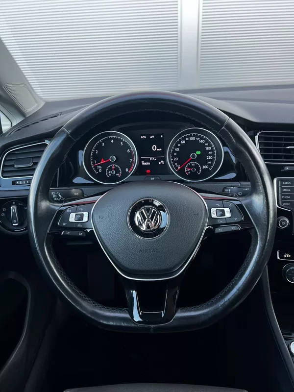 Volkswagen Golf 1.4TSI DSG Highline ACC 1.Maj - foto 3