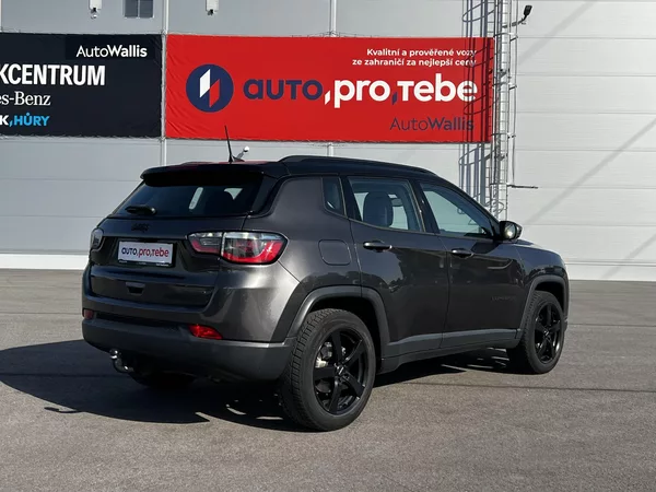 Jeep Compass 1.4 MultiAir Night Eagle TZ - foto 10