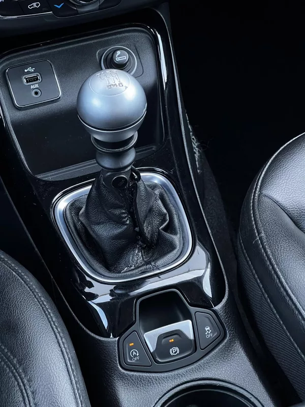 Jeep Compass 1.4 MultiAir Night Eagle TZ - foto 11