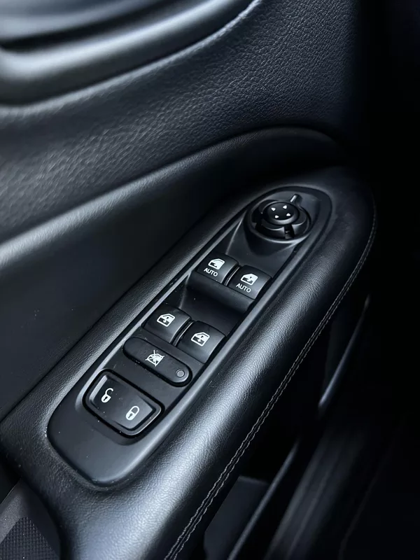 Jeep Compass 1.4 MultiAir Night Eagle TZ - foto 16