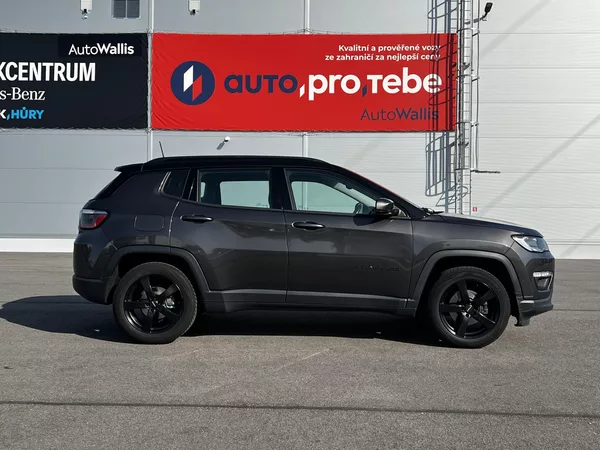Jeep Compass 1.4 MultiAir Night Eagle TZ - foto 5