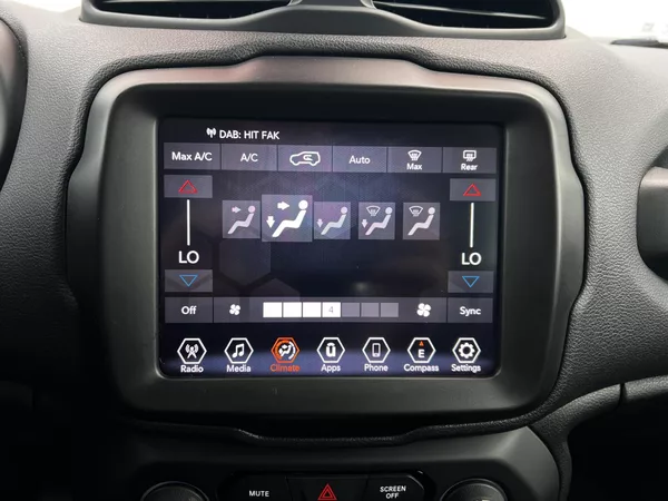 Jeep Renegade 1.5T MHEV T4 Aut. Limited DPH - foto 13