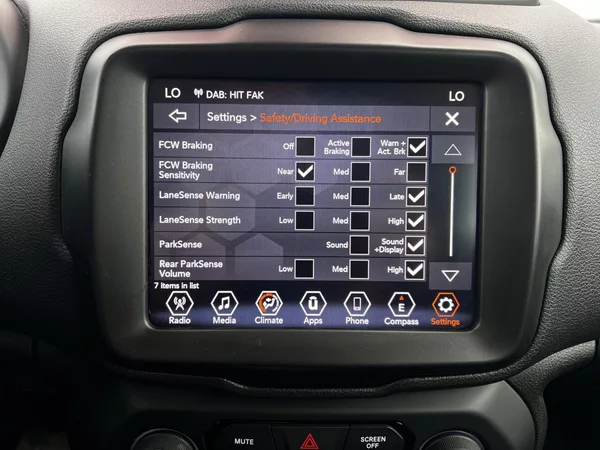 Jeep Renegade 1.5T MHEV T4 Aut. Limited DPH - foto 16