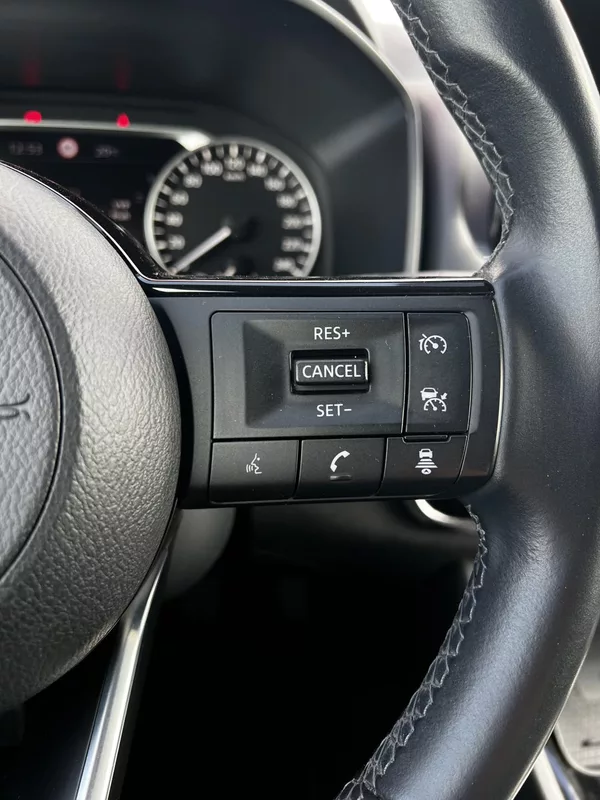 Nissan Qashqai 1.3T 103kW ACC Panorama DPH - foto 11
