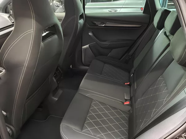 Škoda Karoq 2.0TDI DSG 4x4 Sportline DPH - foto 4