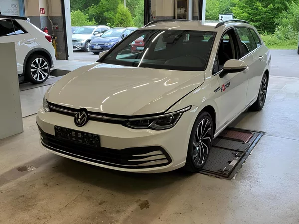Volkswagen Golf 2.0TDI DSG 110kW Style DPH