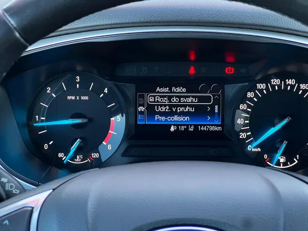 Ford Mondeo 2.0Ecoblue 110kW Business - foto 9