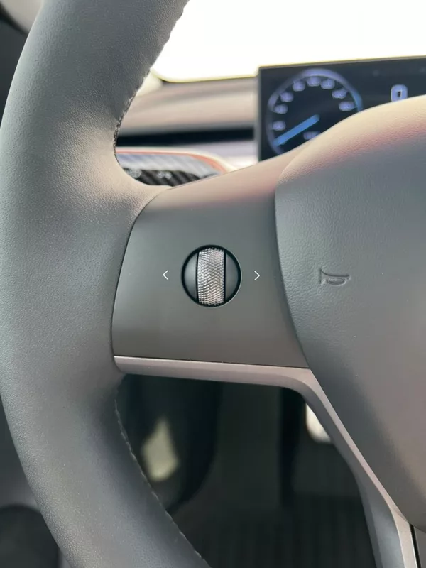 Tesla Model Y Performance 393kW FSD DPH TZ - foto 9