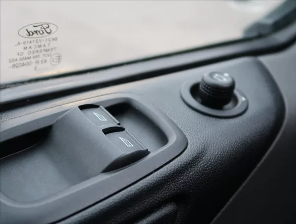 Ford Transit Custom 2,0 TDCi ČR 1 MAJITEL - foto 13