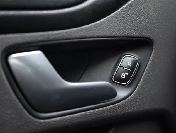 Ford Transit Custom 2,0 TDCi ČR 1 MAJITEL - foto 15
