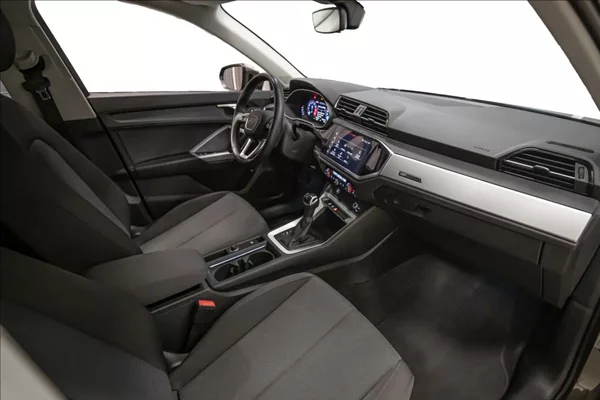 Audi Q3 1,5 35 TFSI S-LINE NAVI VÝHŘEV - foto 10