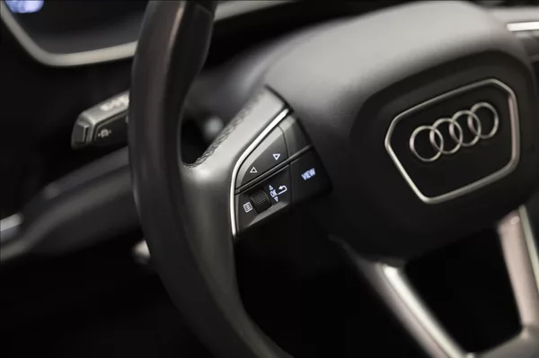 Audi Q3 1,5 35 TFSI S-LINE NAVI VÝHŘEV - foto 13