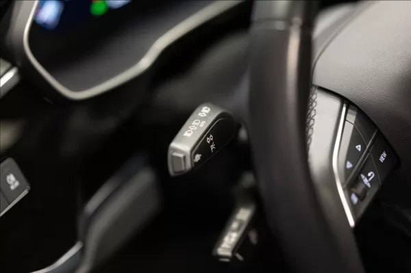 Audi Q3 1,5 35 TFSI S-LINE NAVI VÝHŘEV - foto 14