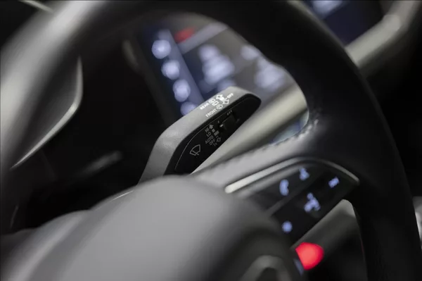 Audi Q3 1,5 35 TFSI S-LINE NAVI VÝHŘEV - foto 15